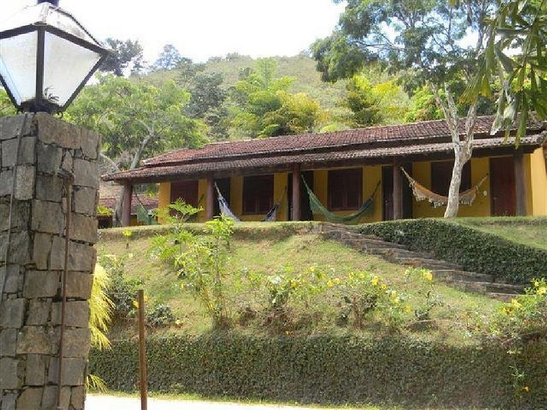 Casa e suítes para 15 pessoas em Miguel Pereira